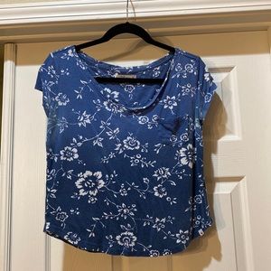 Blue A&F floral ombré T-shirt